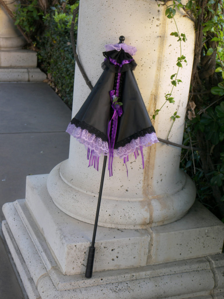KC Dragonfly - Black and Purple parasol - upright